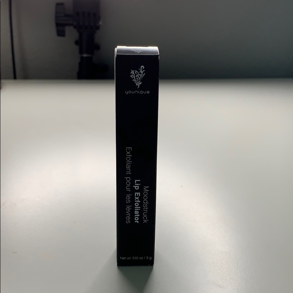 Younique Lip Exfoliator